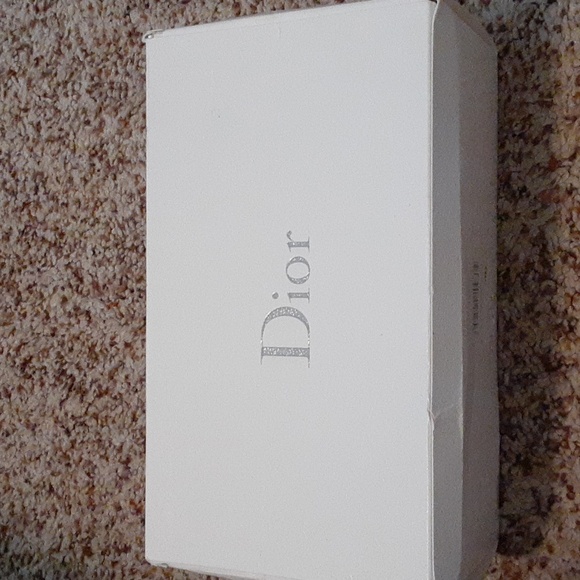 Brand new! Dior - Beauty, BAGS ONLY, NO MAKEUP INCLUDED - Picture 3 of 7